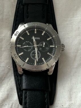 Men’s watch lot of 4- fossil leather cuff, rocawear, ny giants and Geneva